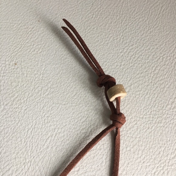 Boho tassel necklace with leather string - Picture 4 of 5